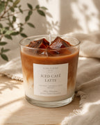 Vela Cappuccino Helado Italiano Casa Calma en vaso de cristal con cubitos de cera, aromas de café frío, caramelo, leche y vainilla