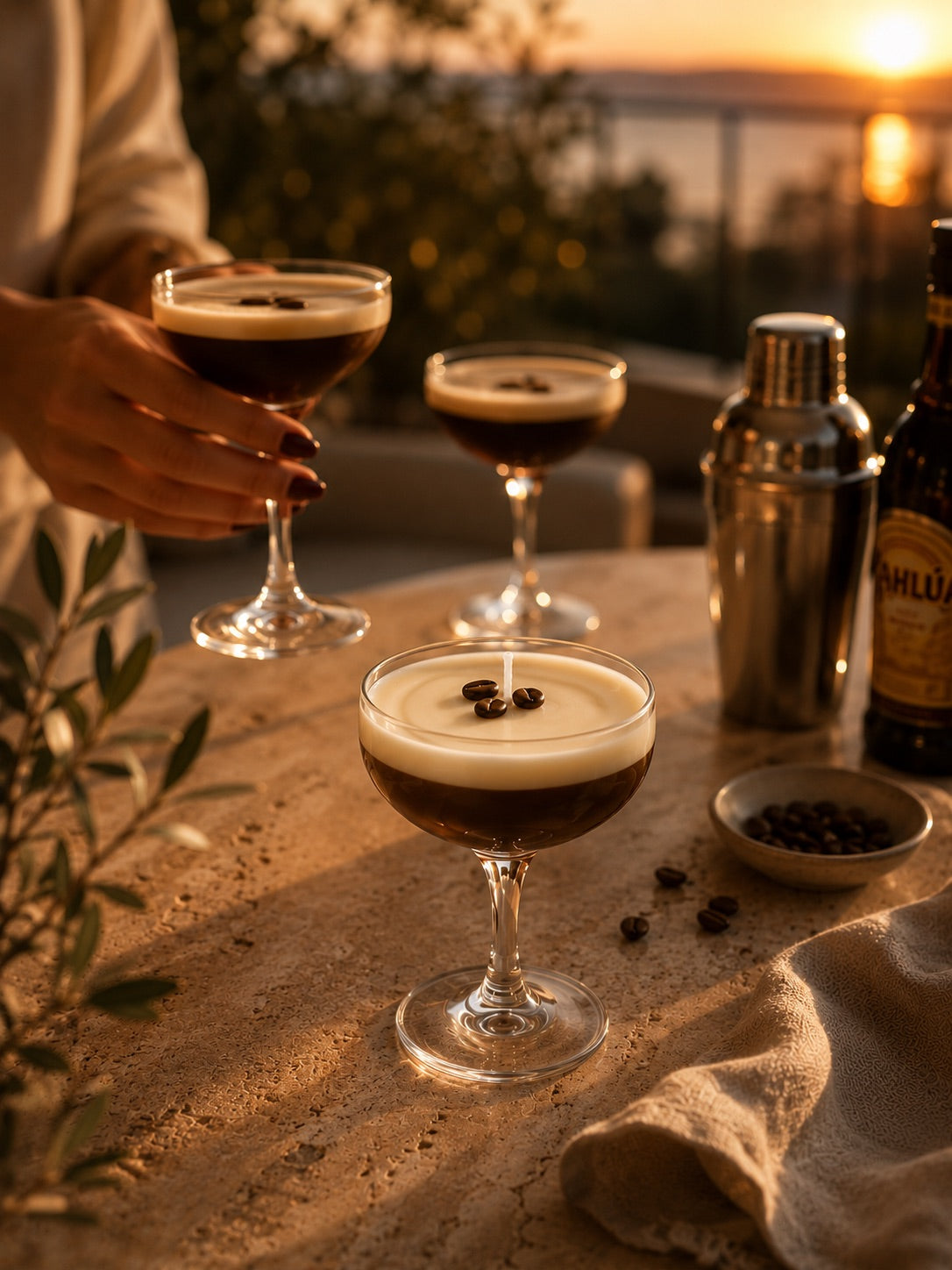 Vela Espresso Martini Casa Calma en ambiente lifestyle